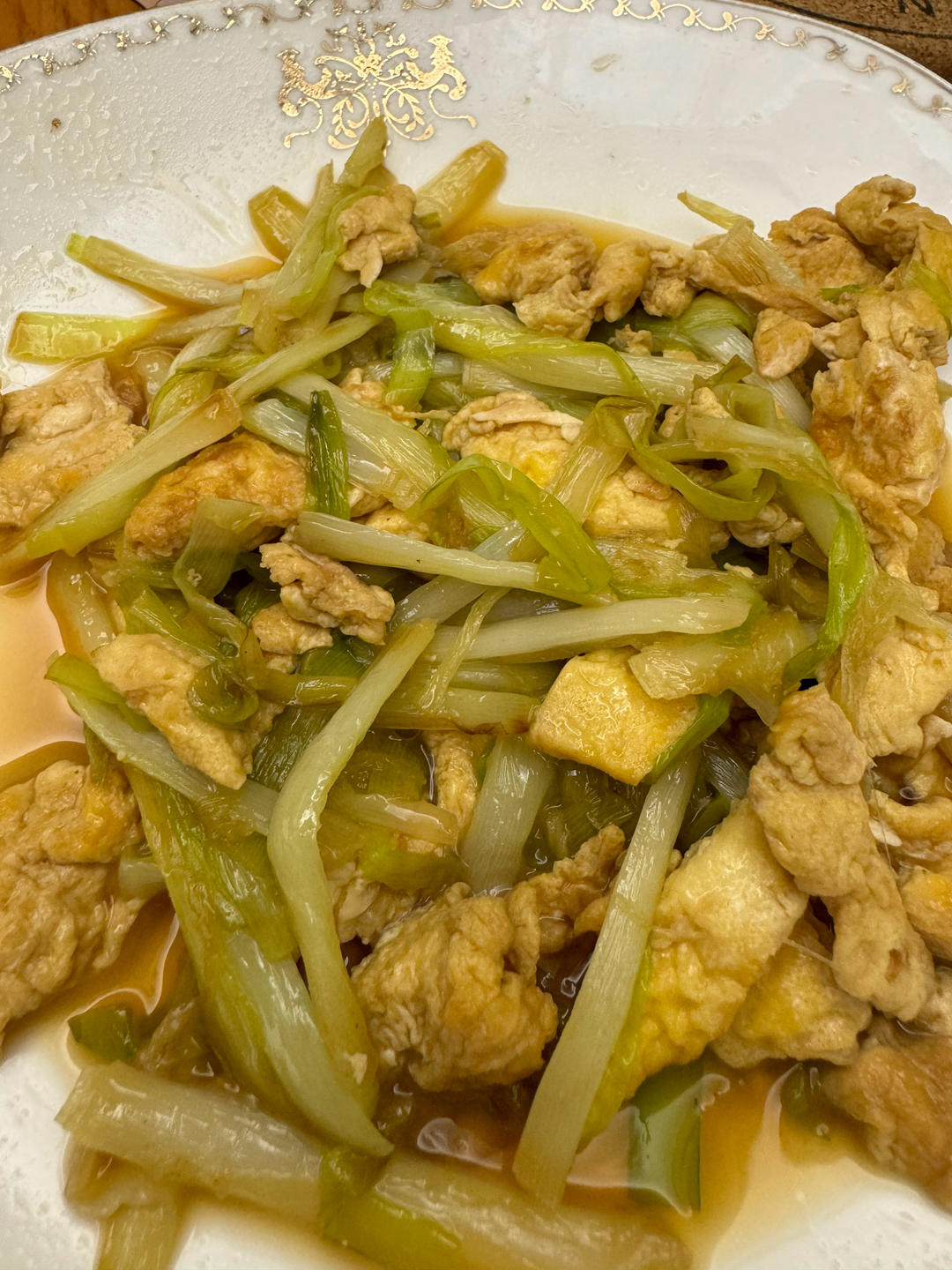 整个简单的韭黄炒蛋（手把手教学）