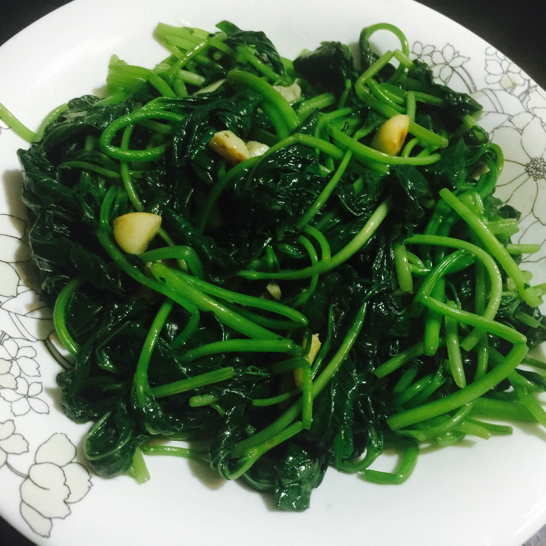 蒜蓉炒番薯叶