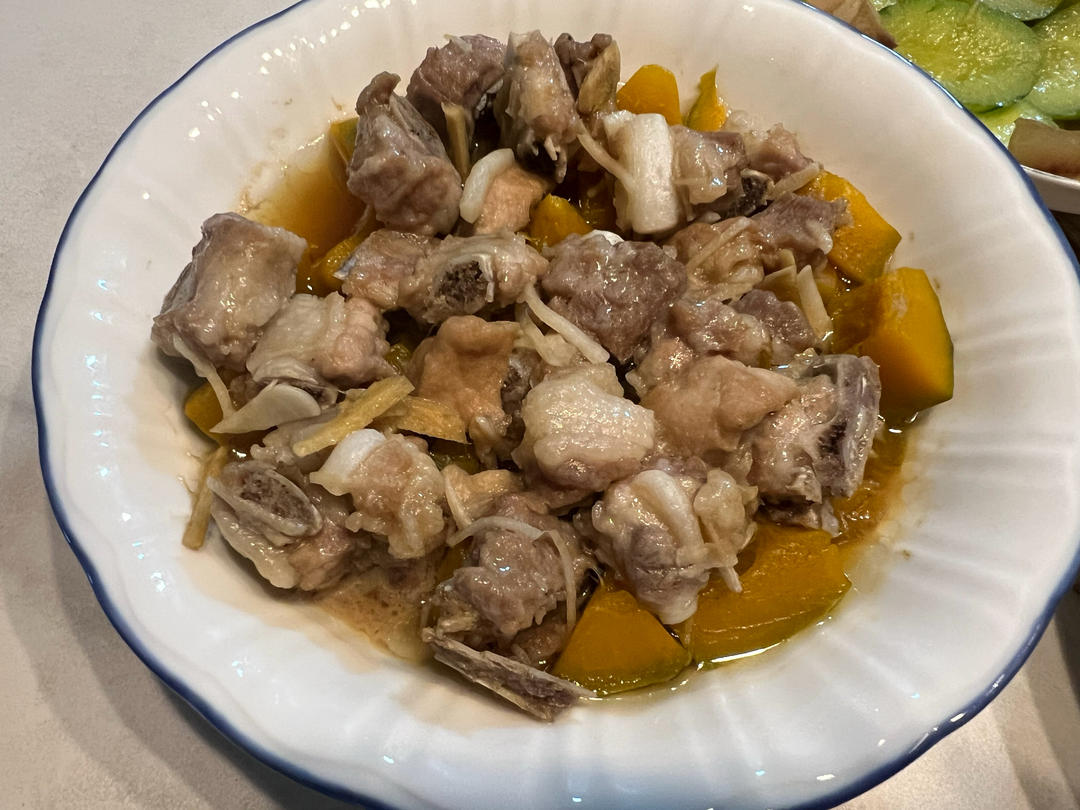 两步！做出嫩滑又多汁的南瓜🎃蒸排骨