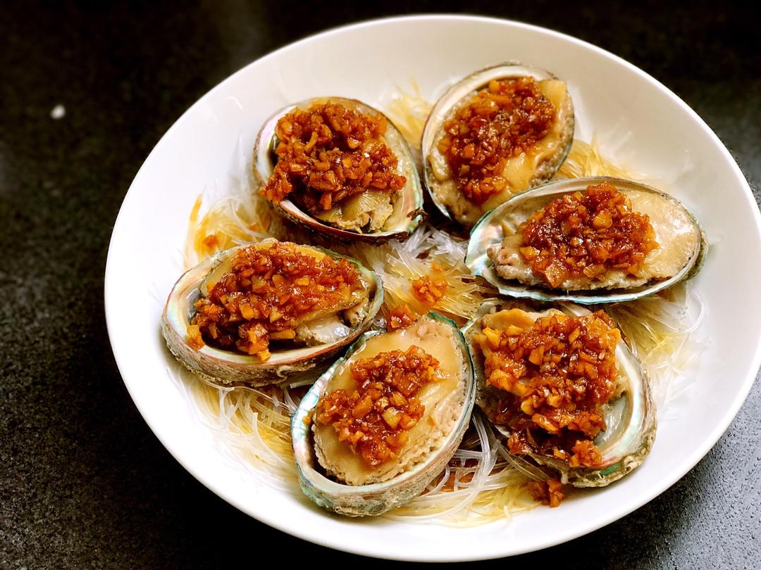 蒜蓉粉丝蒸鲍鱼