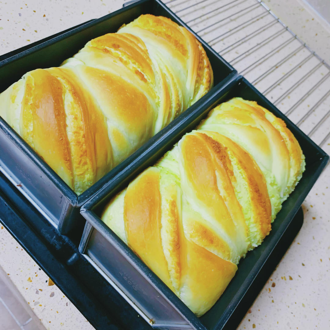 椰蓉满满吐司！幸福的味道。