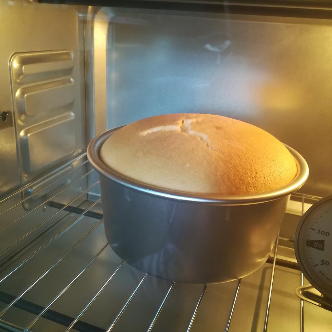 绽放艳彩做的烤箱做蛋糕戚风蛋糕的做法