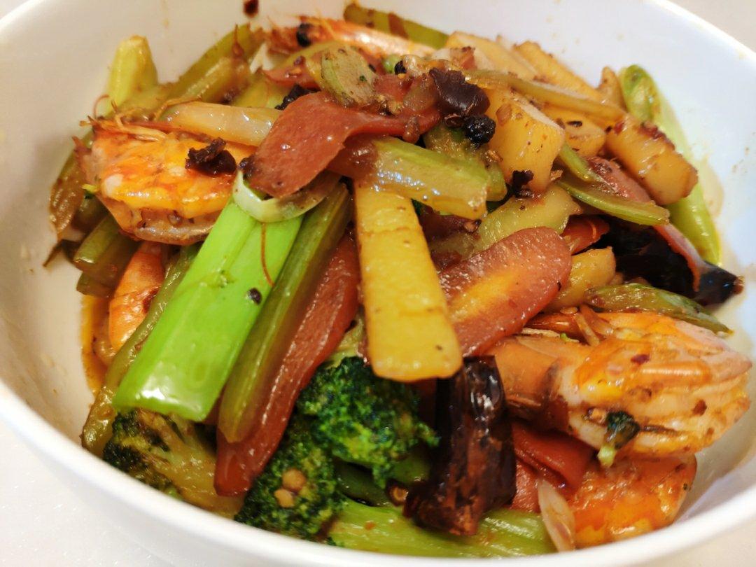 能瞬间引爆味蕾的【香辣干锅虾】