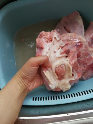 怎么洗猪肺/心肺的做法 步骤5