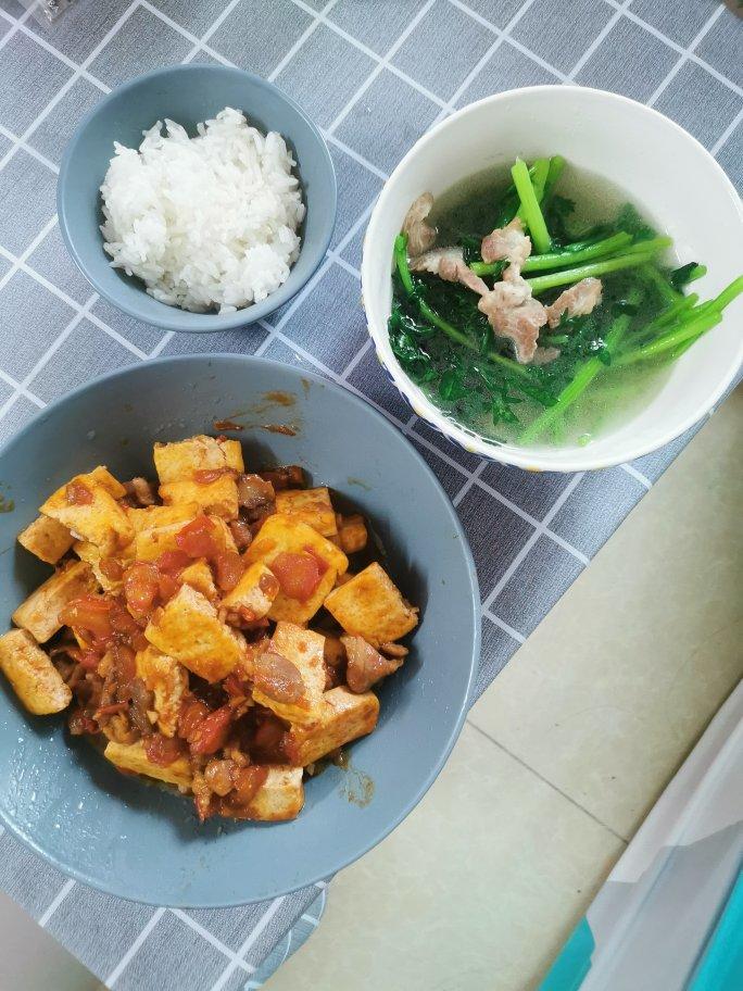 西红柿焖豆腐