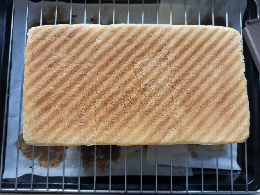 里外松软的白吐司-厨师机 无水版(当地气温10-22度 ，阴天)