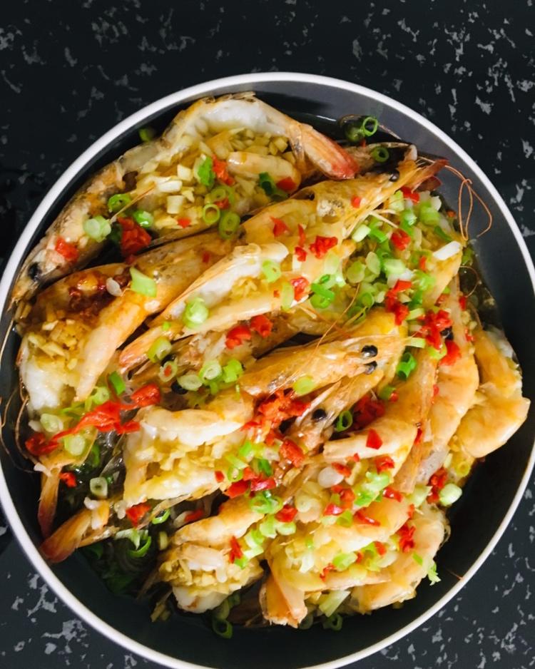 最美年夜饭-🌺花开富贵🦐（蒜蓉粉丝开背虾）