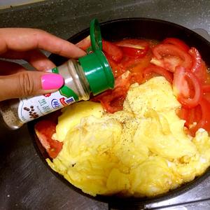 鸡蛋炒番茄的做法 步骤9