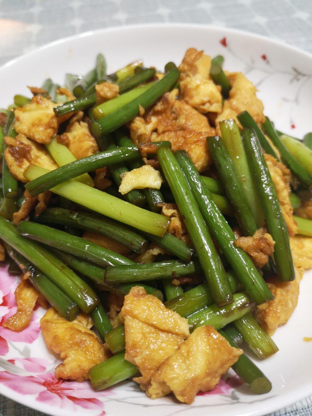 蒜苔炒鸡蛋（十分钟搞定一顿饭）