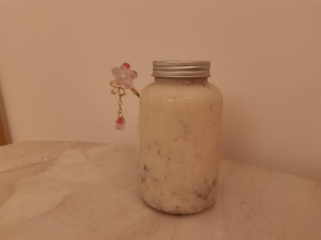 桃胶雪燕皂角米炖牛奶