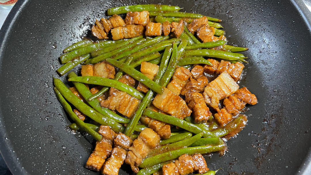今日菜谱：四季豆烧肉