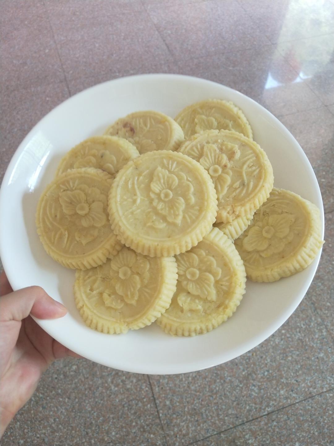 吕佳叶妈咪做的奶香绿豆饼