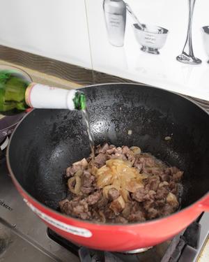 Le creuset酷彩-铸铁锅菜谱#啤酒炖牛肉#的做法 步骤2