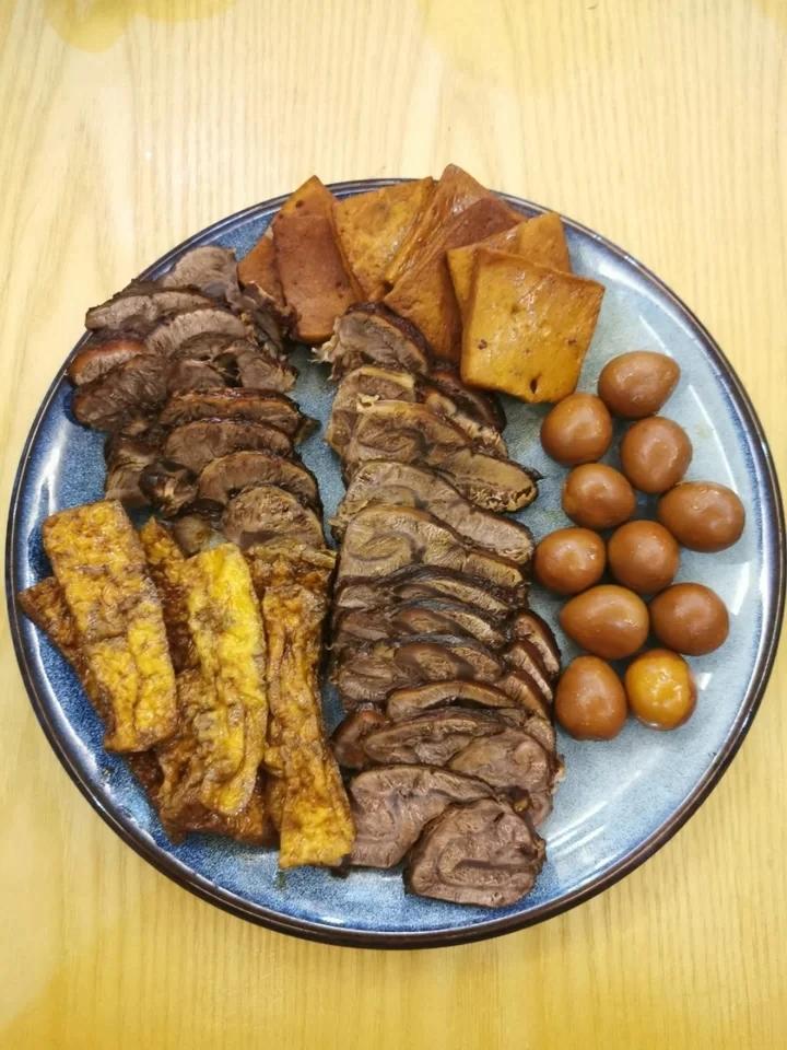 周黑鸭就是这个味儿~~卤鸭舌•鸭翅•鸭脖•鸭肠