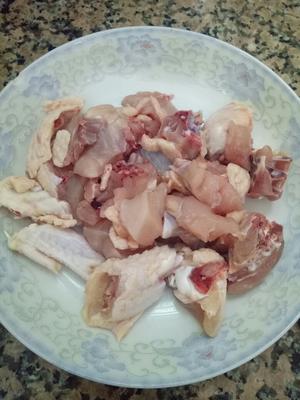 香菇红枣枸杞蒸滑鸡（简单版，老少适合）的做法 步骤1