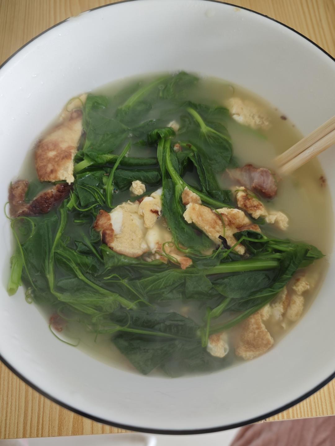 豌豆尖鸡蛋汤