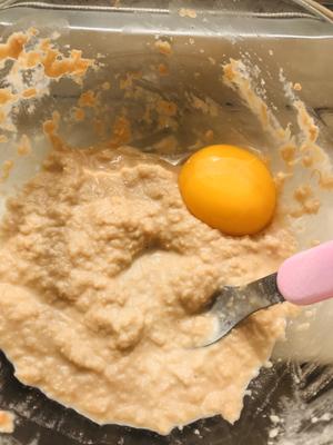宝宝辅食：奶香香蕉苹果饼（无油、无搅拌器版）的做法 步骤9