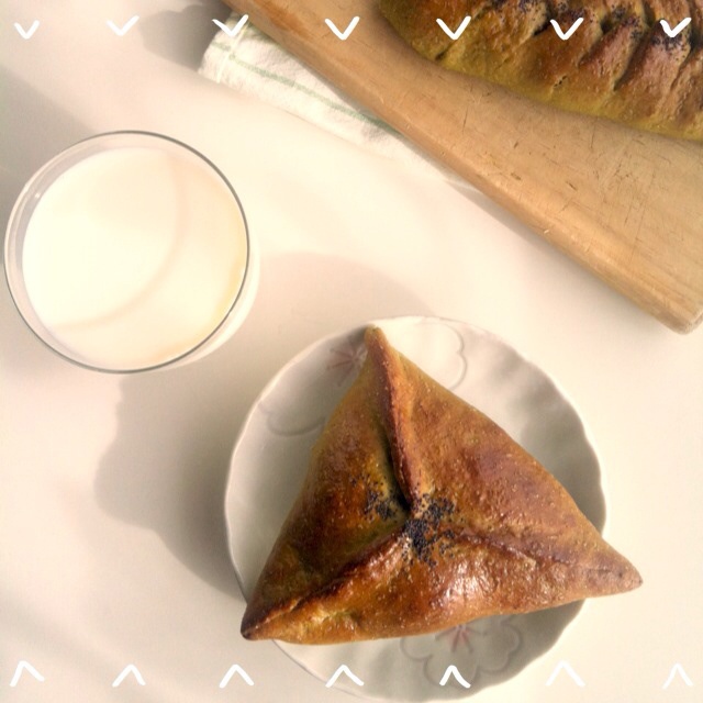 抹茶红豆三角面包