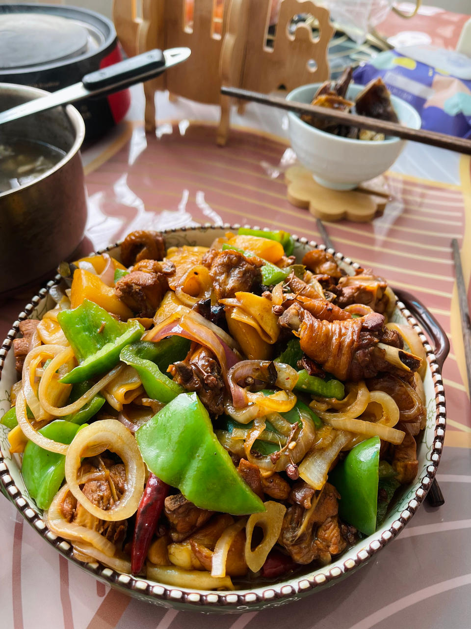 新疆特色大盘鸡（附加皮带面做法）