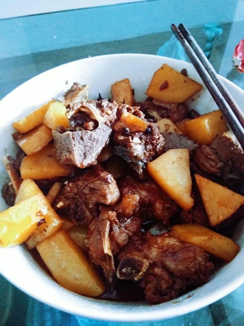 土豆炖排骨