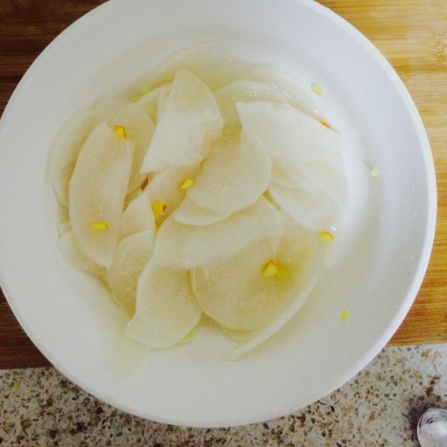 日式柠香腌萝卜