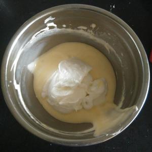 轻乳酪蛋糕（一个椭圆模的量）的做法 步骤11