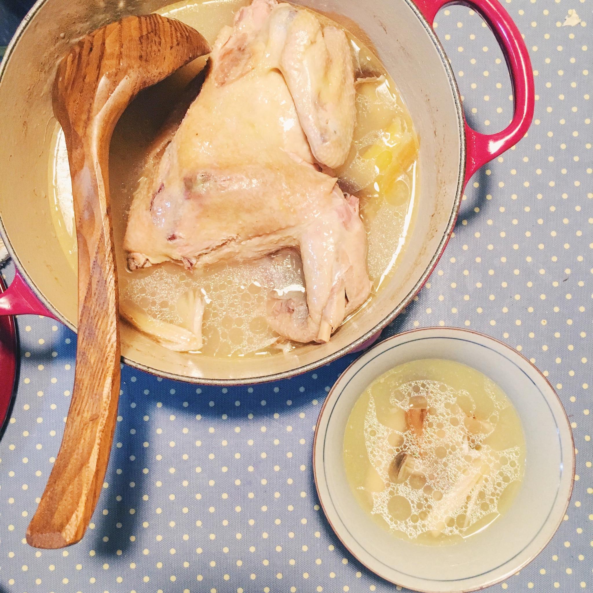 夏日一口鲜－鸡枞煲鸡汤的做法