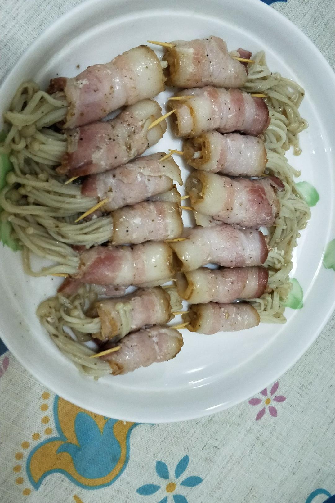 香煎培根金针菇卷