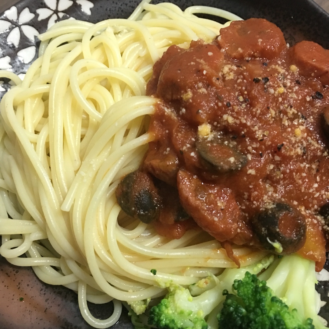 脆皮肠黑橄榄意面