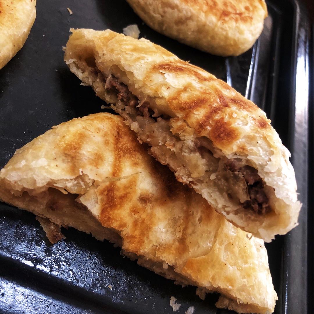 loooo00做的油酥肉火烧 pork pie