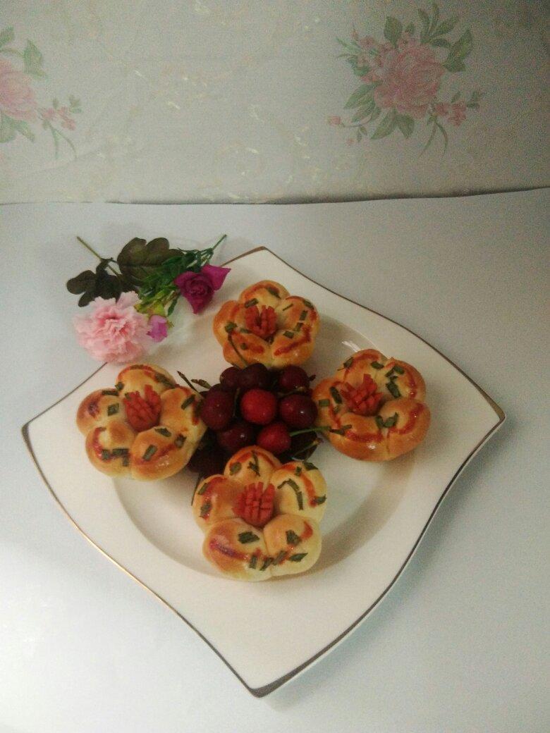 花朵肠仔小餐包