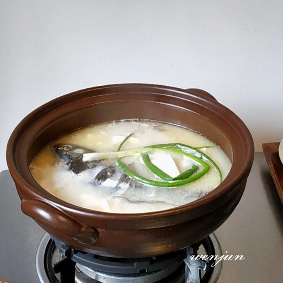 【营养月子餐】奶白鲫鱼豆腐汤——清热利尿 通气下乳