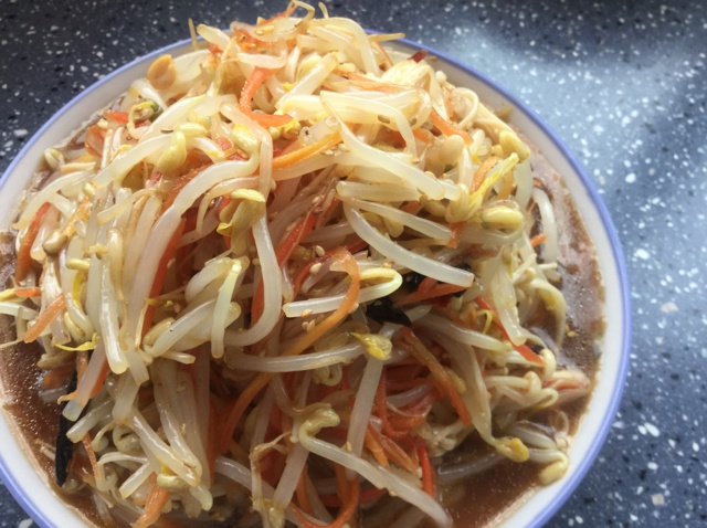 凉拌豆芽黄瓜菜