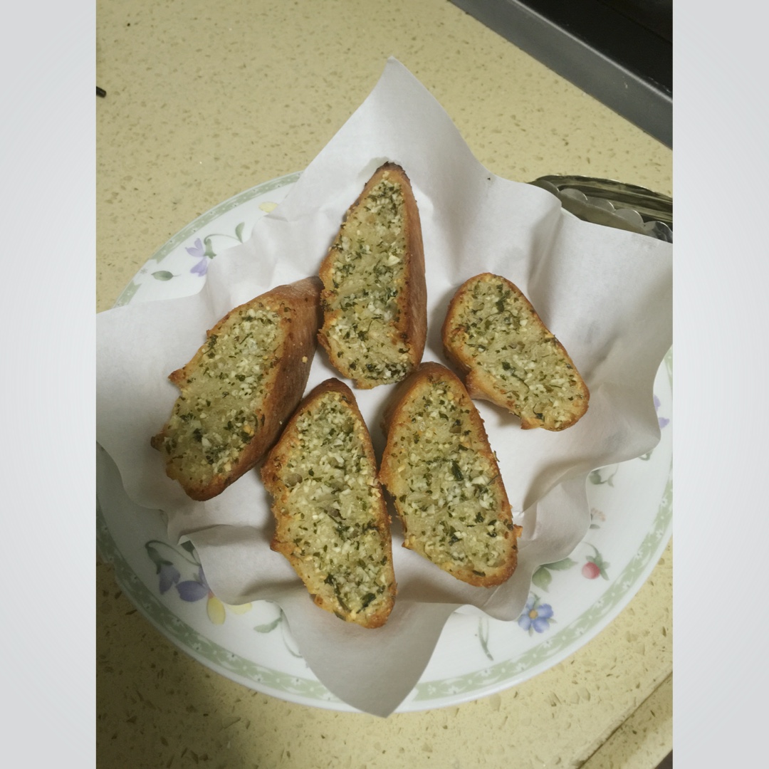 蒜香烤面包Garlic Bread