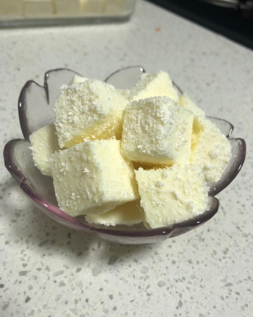完胜85度C牛奶椰丝小方