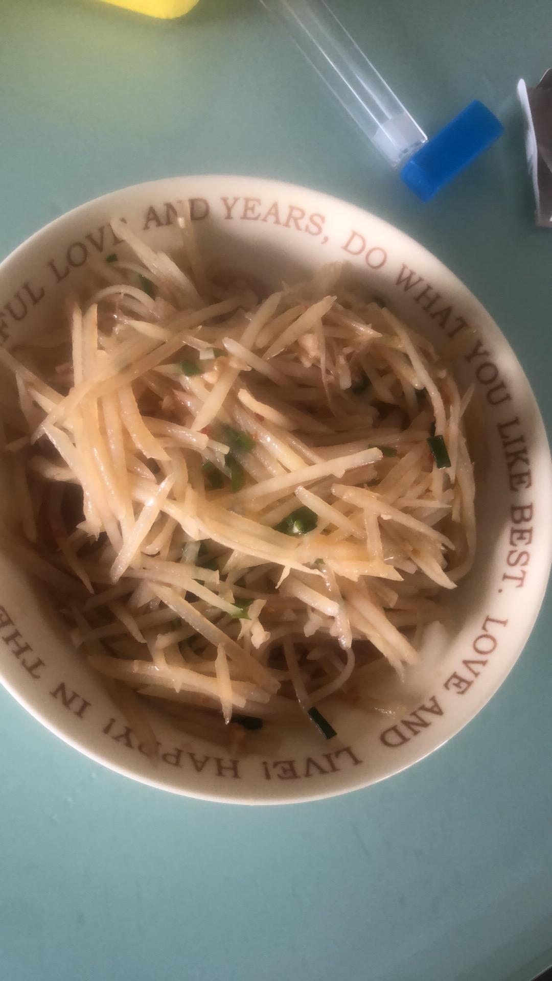 五分钟搞定‼酸爽开胃的凉拌酸辣土豆丝