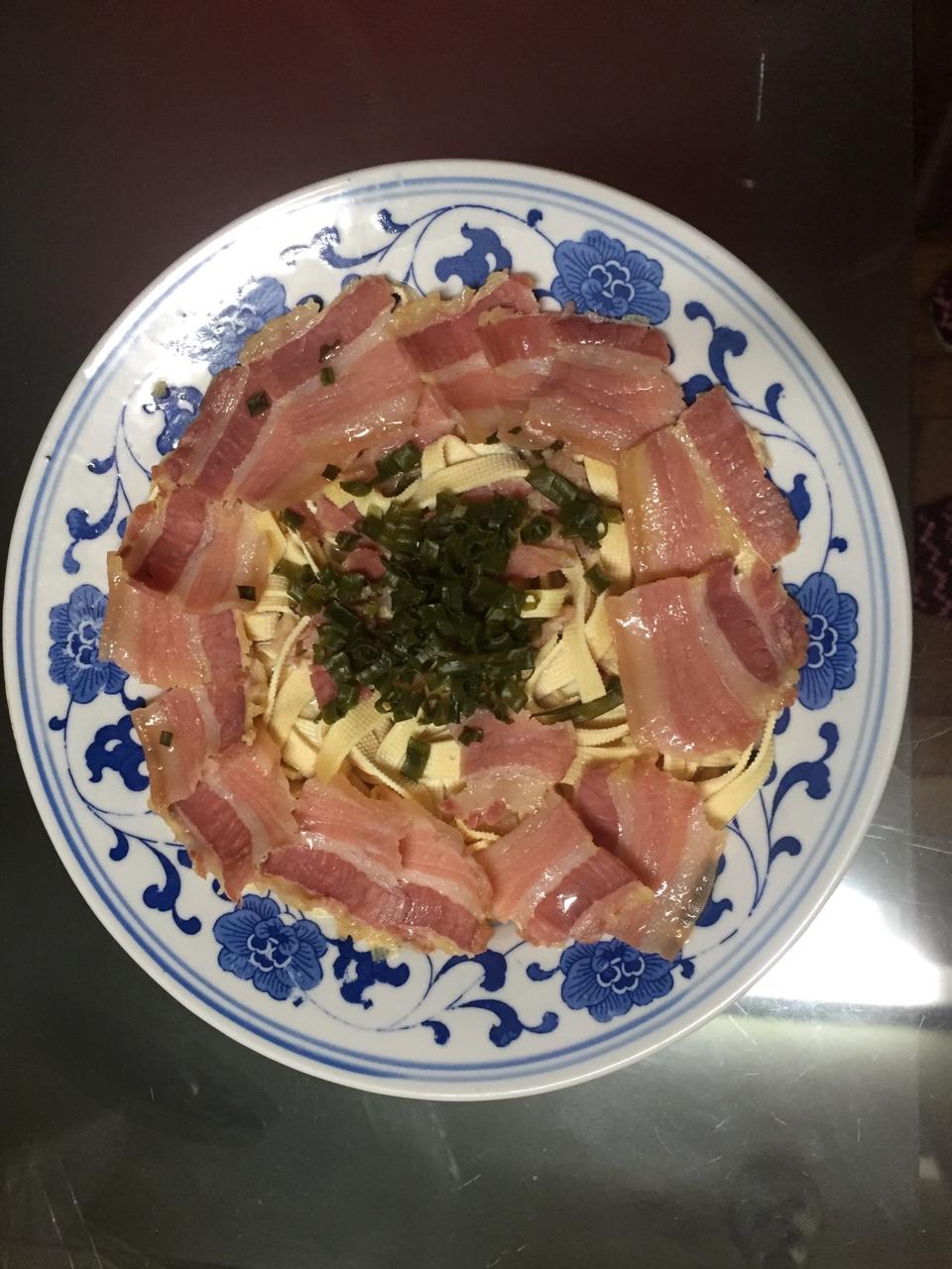 麦兜猪猪下厨房做的百叶蒸咸肉和香肠