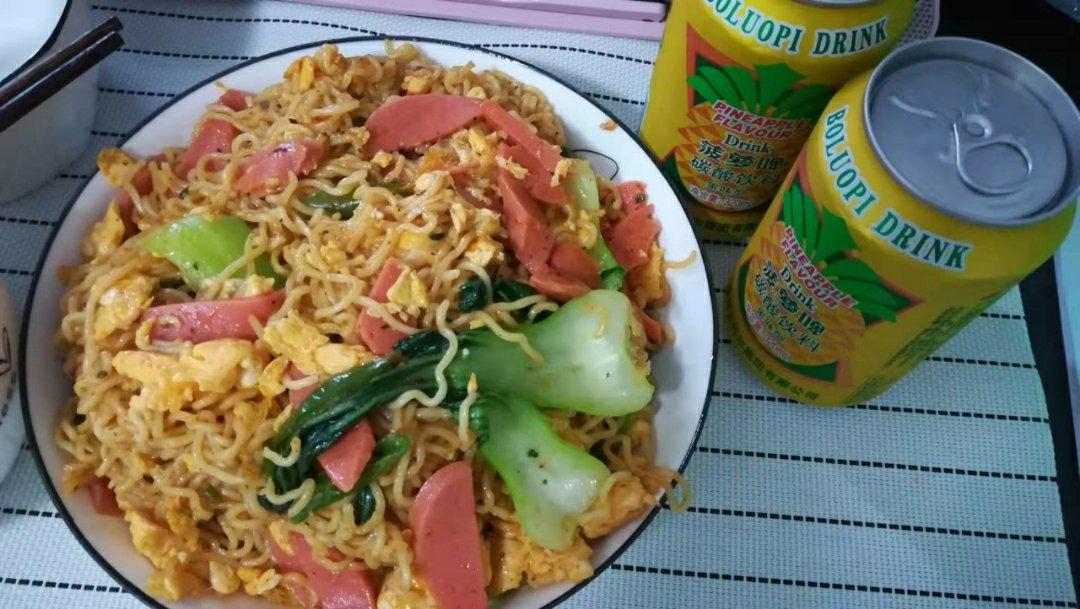 简单美味炒泡面