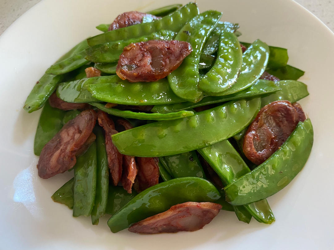 腊肠炒荷兰豆