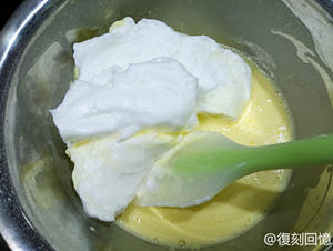 无油酸奶蛋糕—仿真轻乳酪的做法 步骤8
