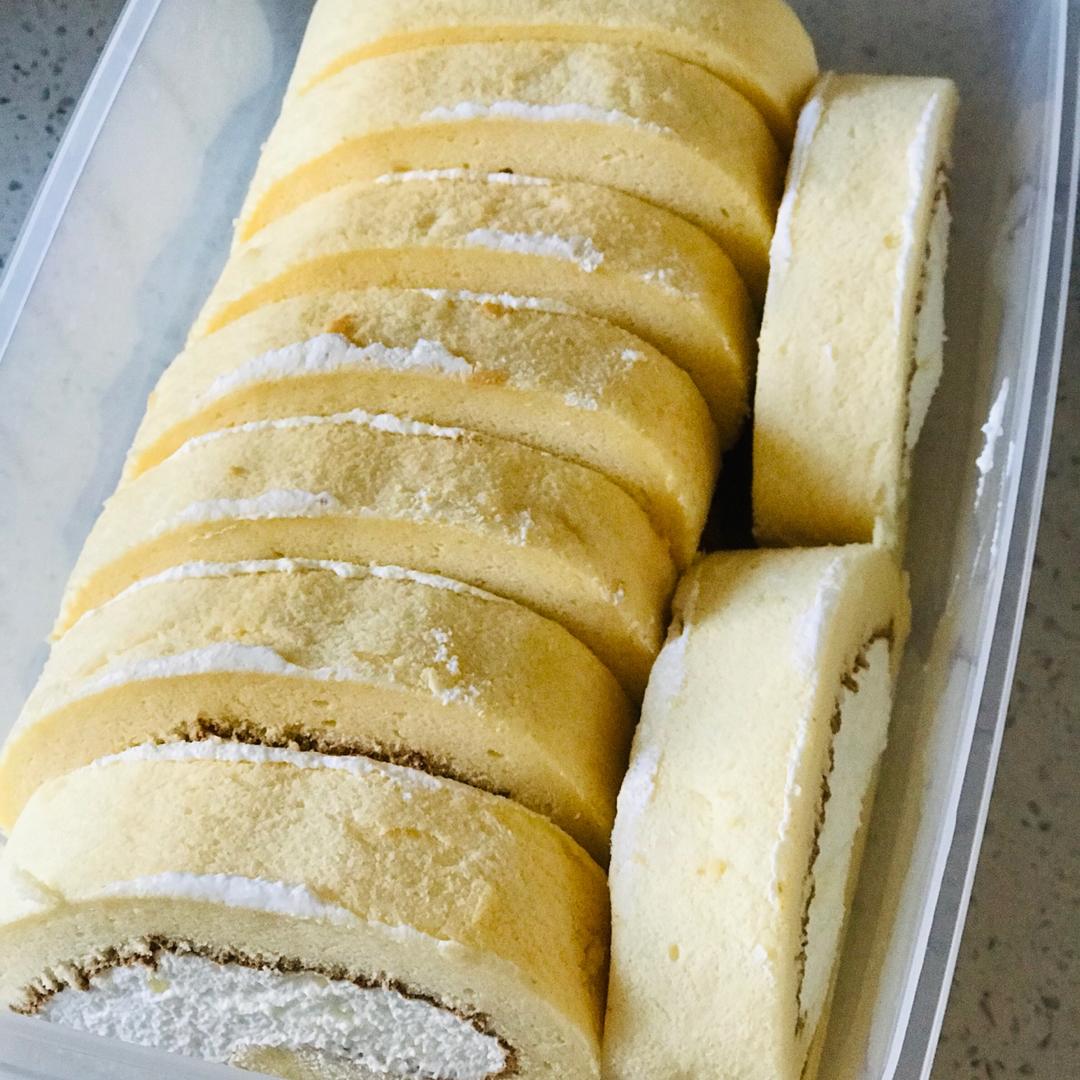 戚风奶油蛋糕卷