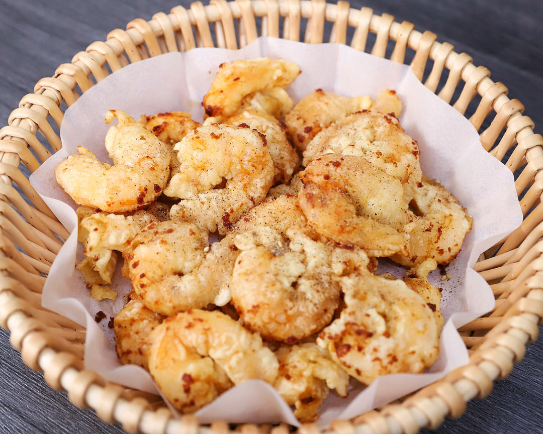 椒盐炸虾球的做法