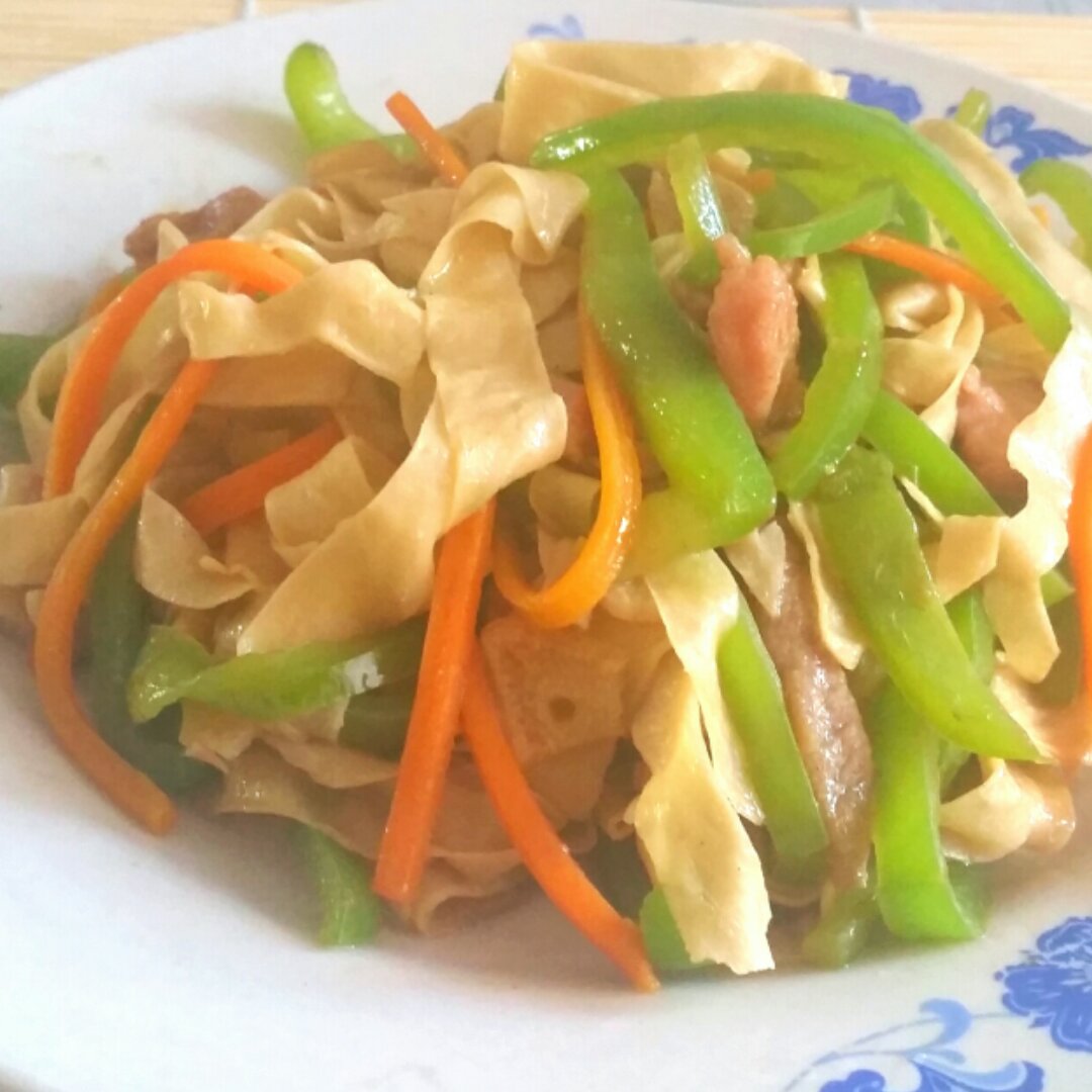 青椒肉丝炒豆皮