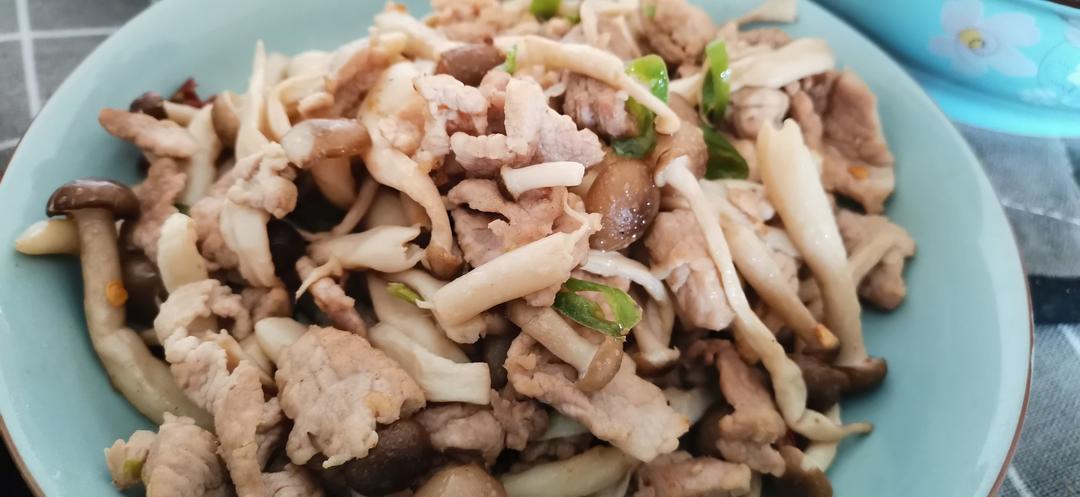 真姬菇炒肉丝