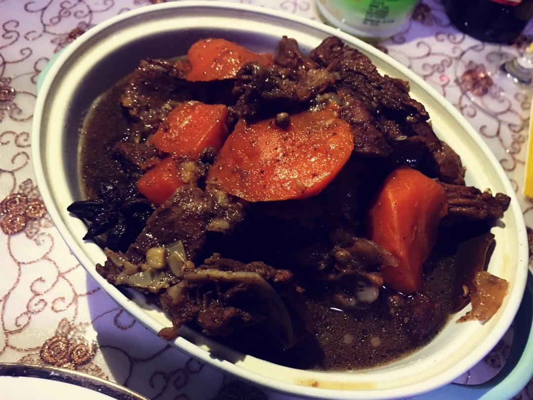 红焖羊肉炖胡萝卜
