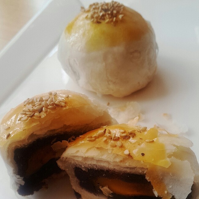豆沙蛋黄酥