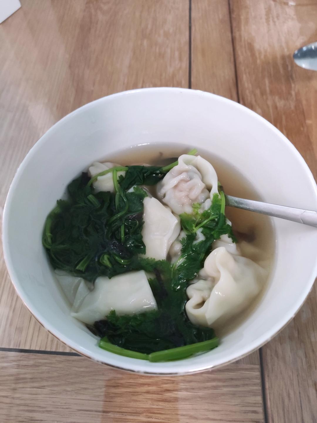 小白菜鲜肉鸡汤馄饨