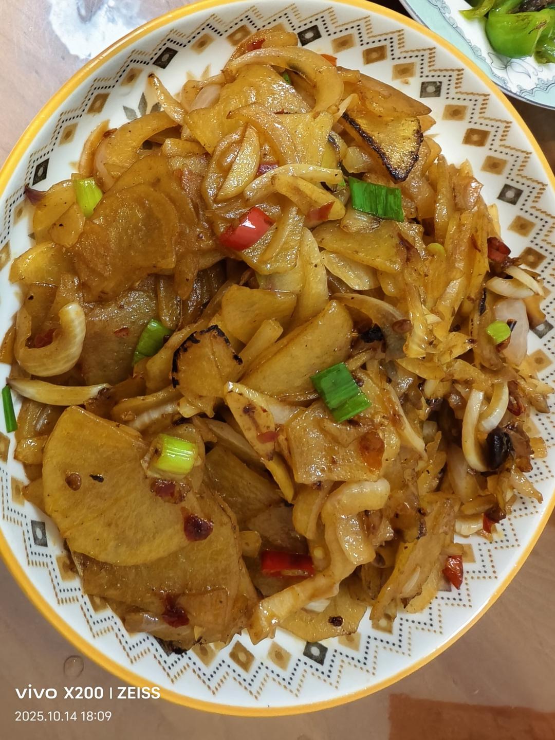 土豆片炒洋葱