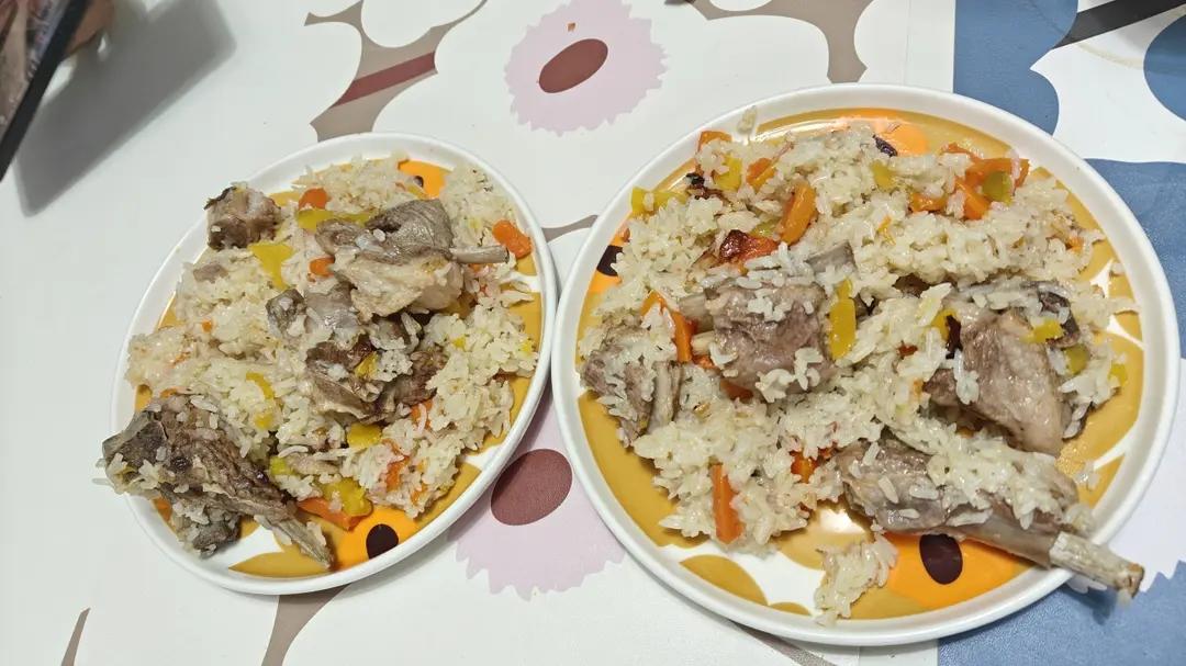 新疆羊排抓饭