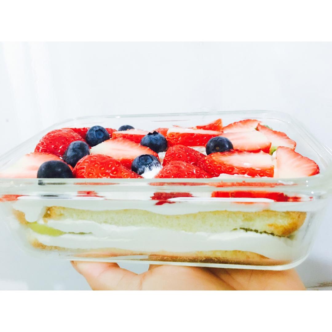蛋糕水果盒子
★快手美味甜品★